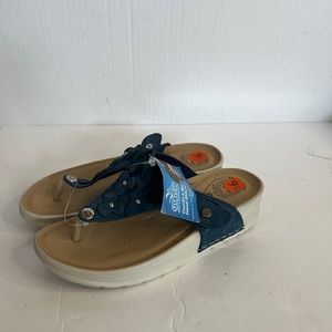 NWT Fly Flot women's anti-shock anatomic flower details sandals